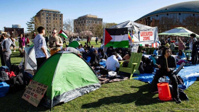 미국 하버드·MIT, 반전 시위대에 '자진철거' 최후통첩…긴장 고조