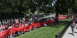 “바이든 레드라인은 거짓말”…백악관 앞에서 수천명 친팔 시위