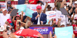 “무고한 생명 보호”… ‘뜨거운 감자’ 낙태에는 말 아끼는 트럼프