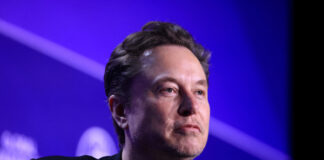 머스크 또 성추문… “인턴 불러내 성관계, 간부급으로 채용”